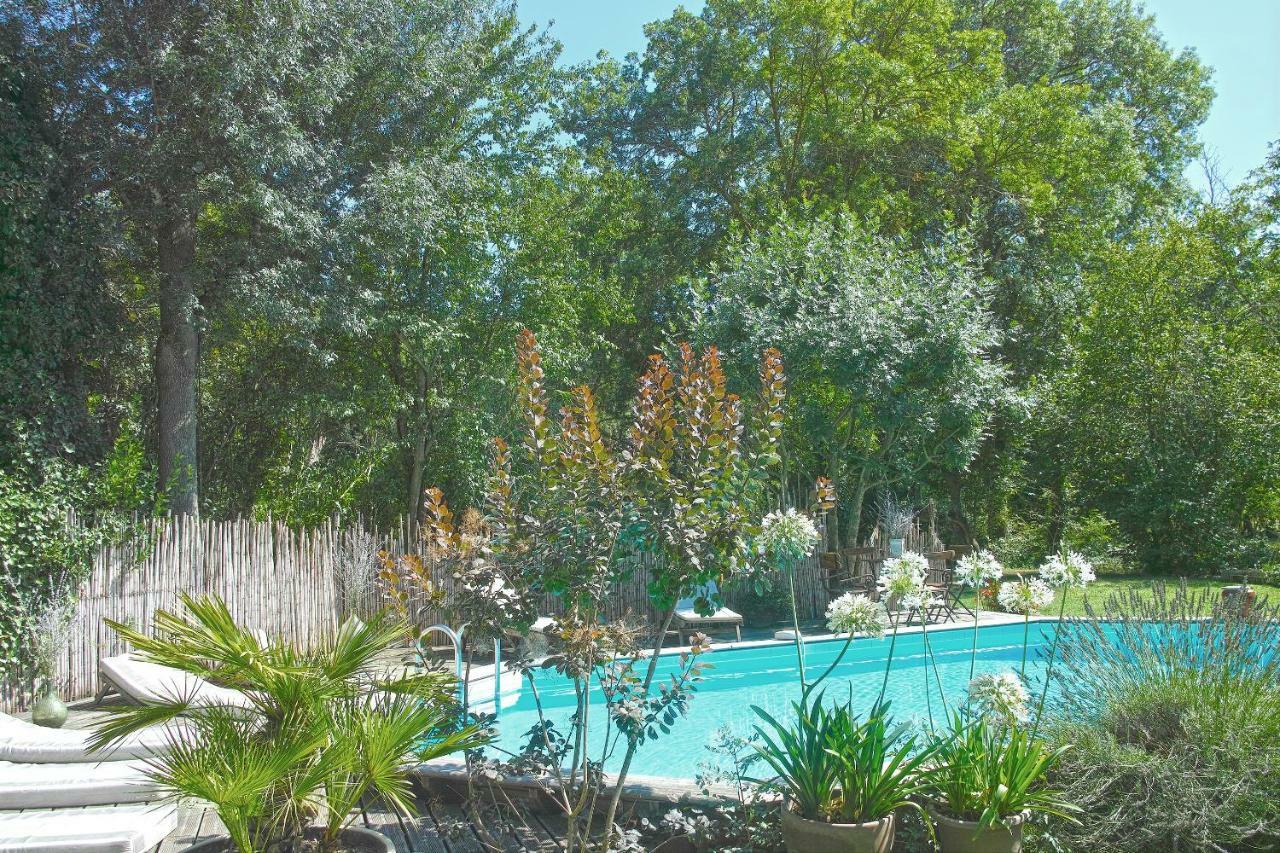Le Moulin De Picaud Bed & Breakfast Grans Exterior photo